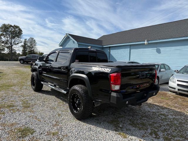 2016 Toyota Tacoma Image 17