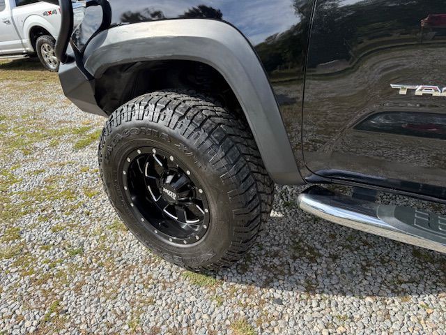 2016 Toyota Tacoma Image 19