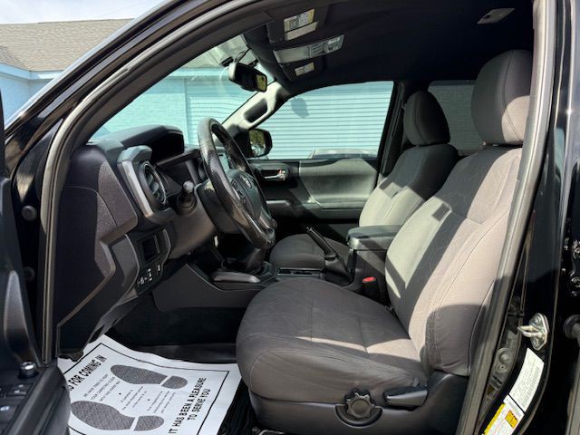 2016 Toyota Tacoma Image 20