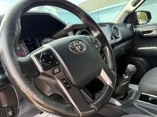 2016 Toyota Tacoma Image 25