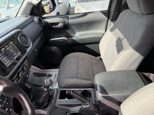 2016 Toyota Tacoma Image 26