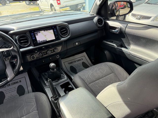 2016 Toyota Tacoma Image 28