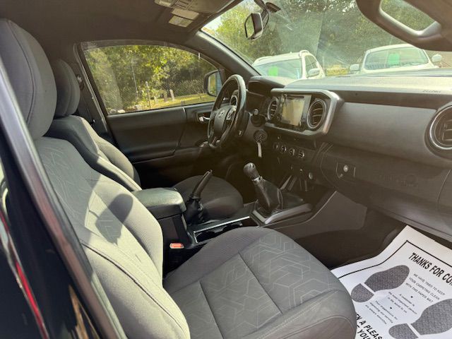 2016 Toyota Tacoma Image 38