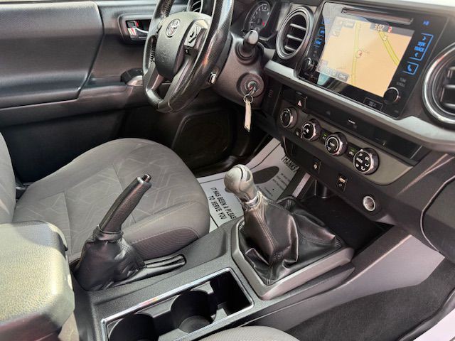 2016 Toyota Tacoma Image 40