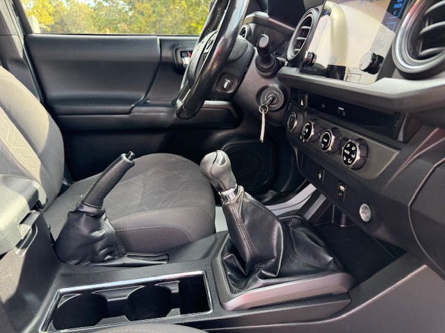 2016 Toyota Tacoma Image 41