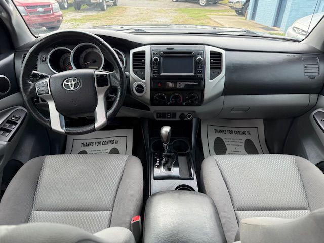 2013 Toyota Tacoma Image 24