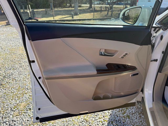 2015 Toyota Venza Image 16