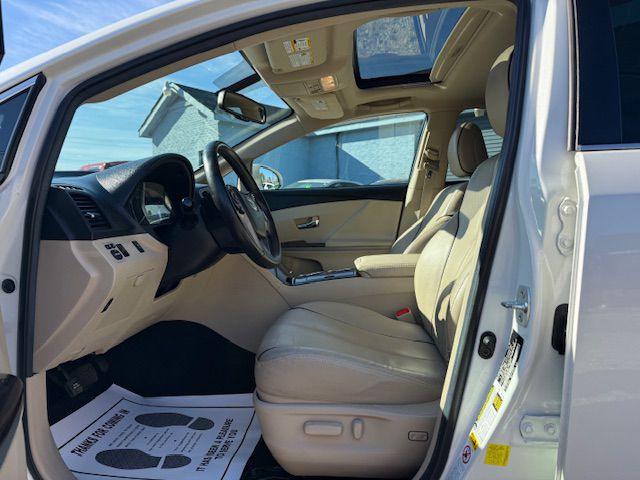 2015 Toyota Venza Image 17