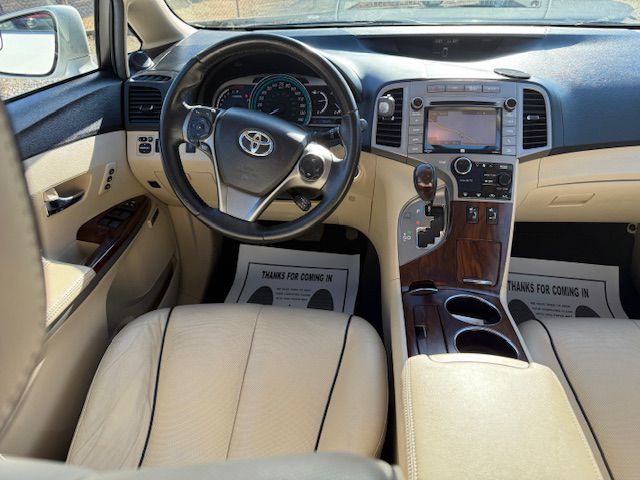 2015 Toyota Venza Image 25
