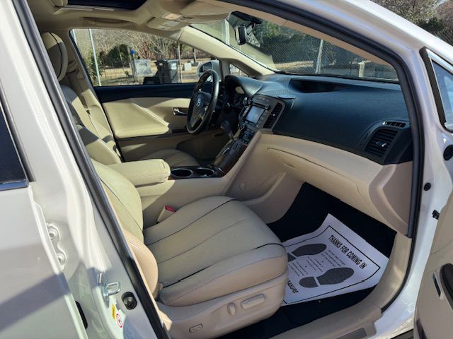 2015 Toyota Venza Image 32