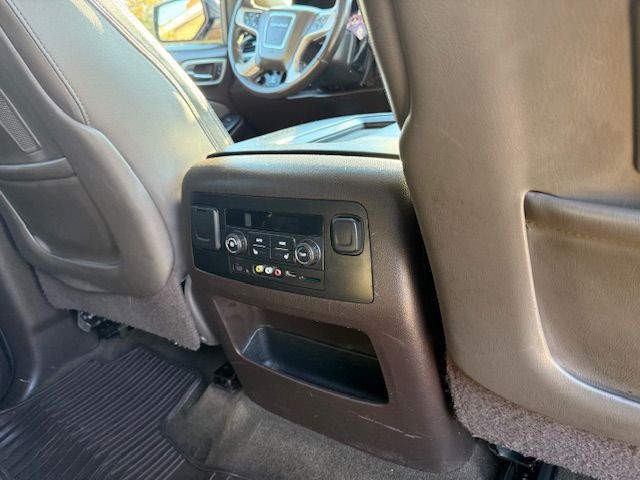 2016 GMC Yukon Image 37