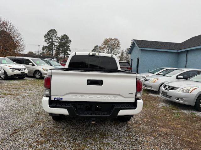 2020 Toyota Tacoma Image 10