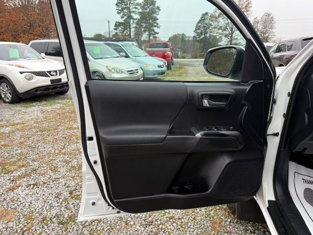 2020 Toyota Tacoma Image 13