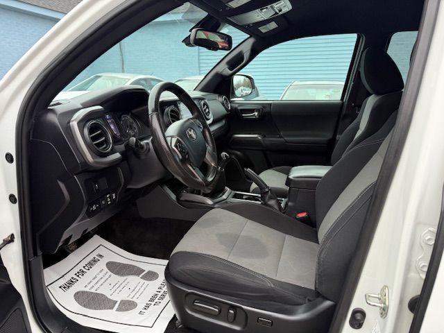 2020 Toyota Tacoma Image 16