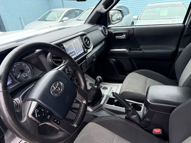 2020 Toyota Tacoma Image 18