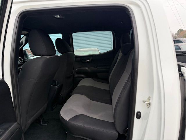 2020 Toyota Tacoma Image 20