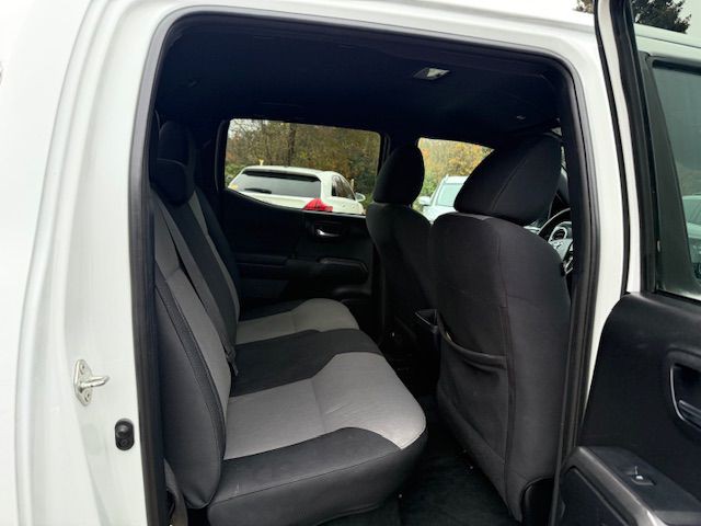 2020 Toyota Tacoma Image 29