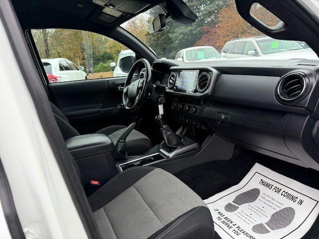 2020 Toyota Tacoma Image 32