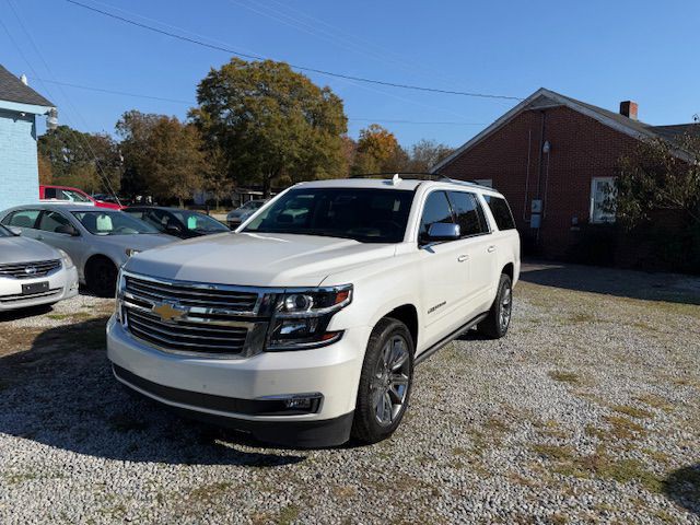 2016 Chevrolet Suburban Image 2