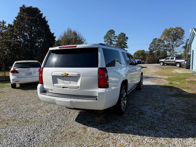2016 Chevrolet Suburban Image 10