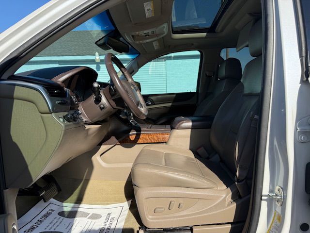 2016 Chevrolet Suburban Image 24