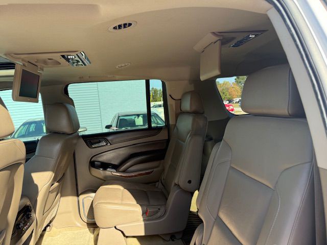 2016 Chevrolet Suburban Image 28