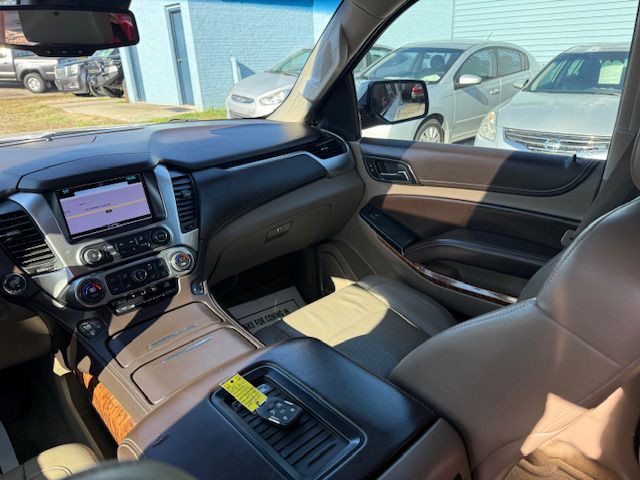 2016 Chevrolet Suburban Image 30