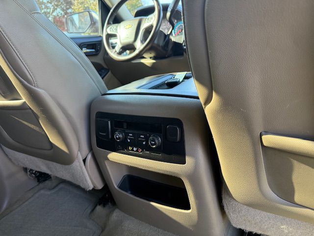 2016 Chevrolet Suburban Image 37