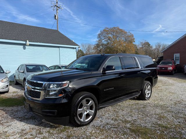 2017 Chevrolet Suburban Image 5