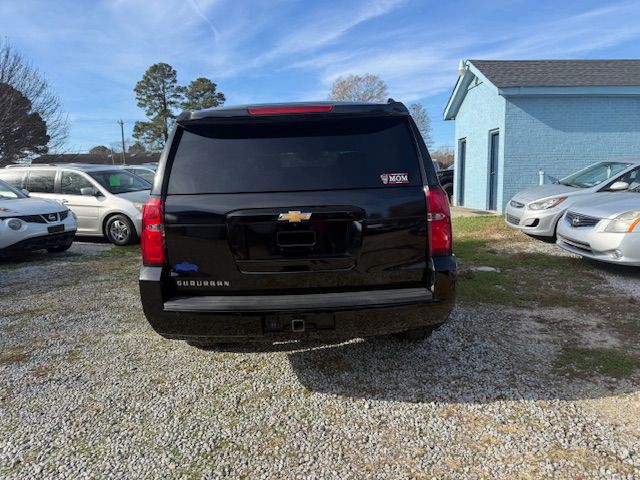 2017 Chevrolet Suburban Image 13