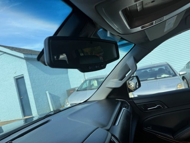 2017 Chevrolet Suburban Image 23