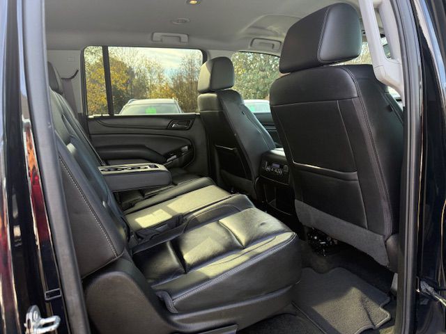 2017 Chevrolet Suburban Image 38