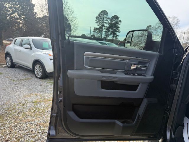 2016 RAM 2500 Image 25