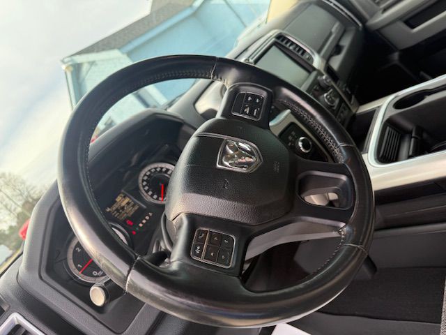 2016 RAM 2500 Image 28