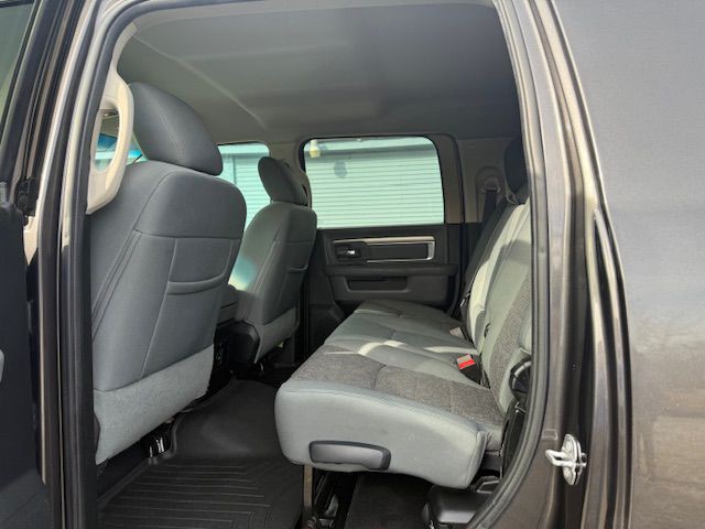 2016 RAM 2500 Image 33