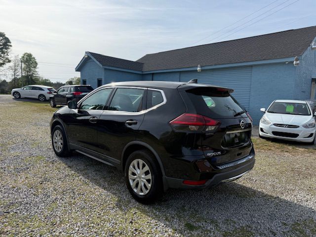 2018 Nissan Rogue Image 16