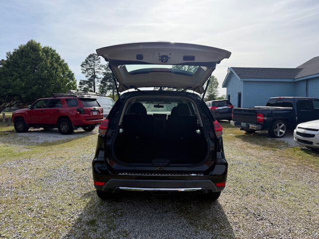 2018 Nissan Rogue Image 18