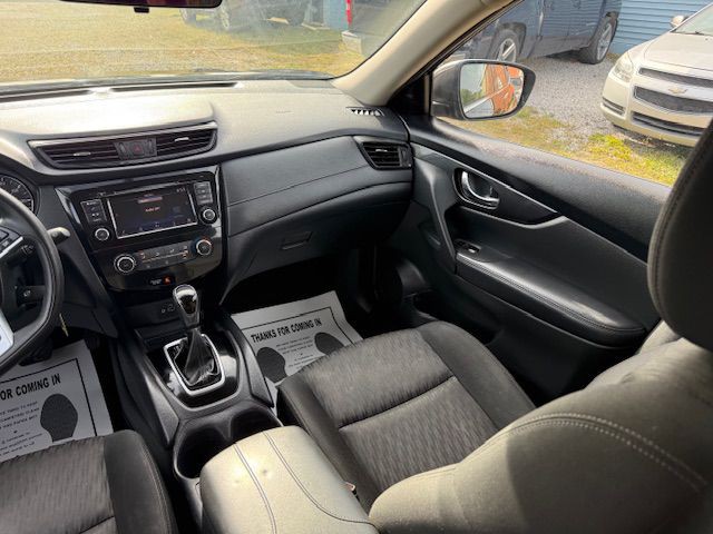 2018 Nissan Rogue Image 25