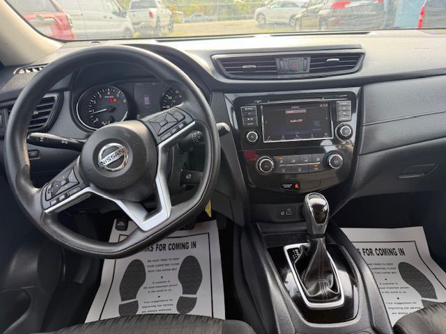 2018 Nissan Rogue Image 32