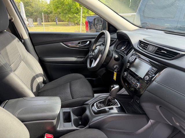 2018 Nissan Rogue Image 39