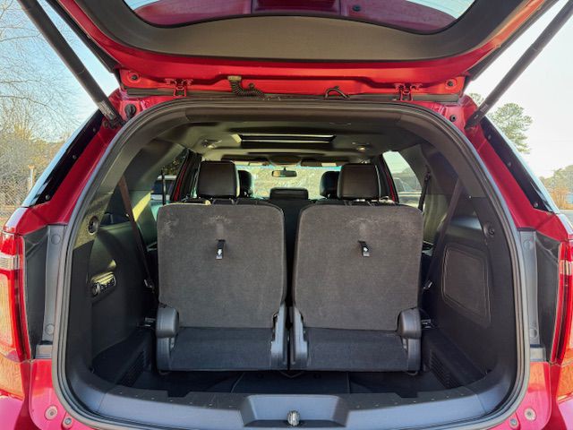 2012 Ford Explorer Image 24