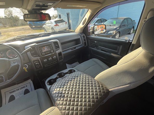 2016 RAM 2500 Image 28