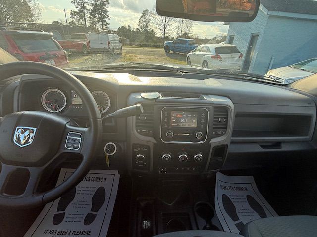 2016 RAM 2500 Image 32