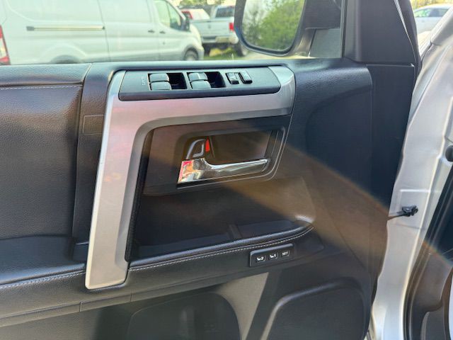 2014 Toyota 4Runner Image 25