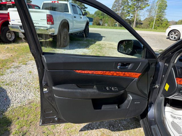 2012 Subaru Outback Image 21