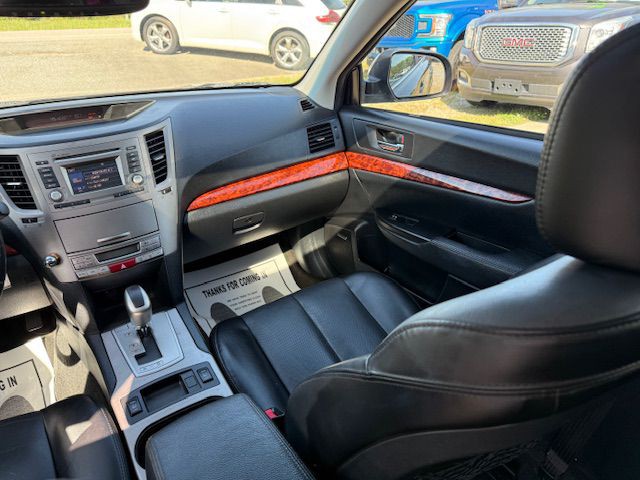 2012 Subaru Outback Image 29