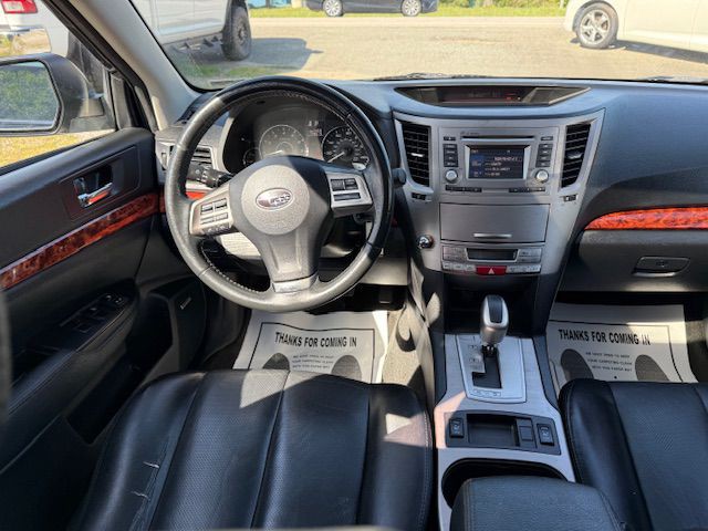 2012 Subaru Outback Image 30