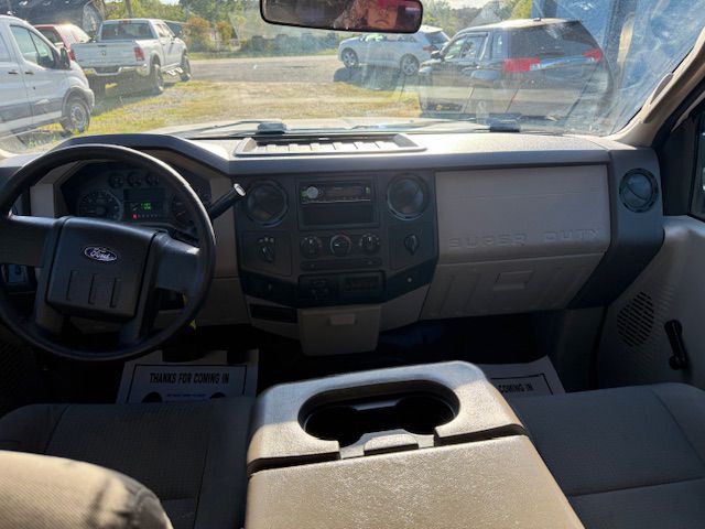 2009 Ford F-350 Image 28