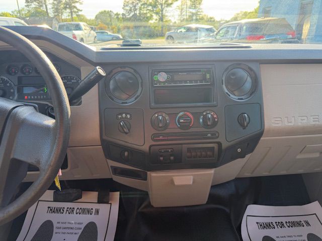 2009 Ford F-350 Image 30