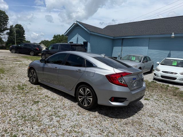 2017 Honda Civic Image 16